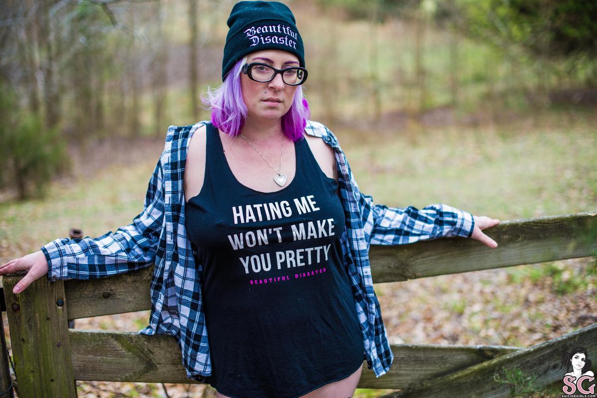 rebelleoutlaw-beautifuldisaster-01.jpg