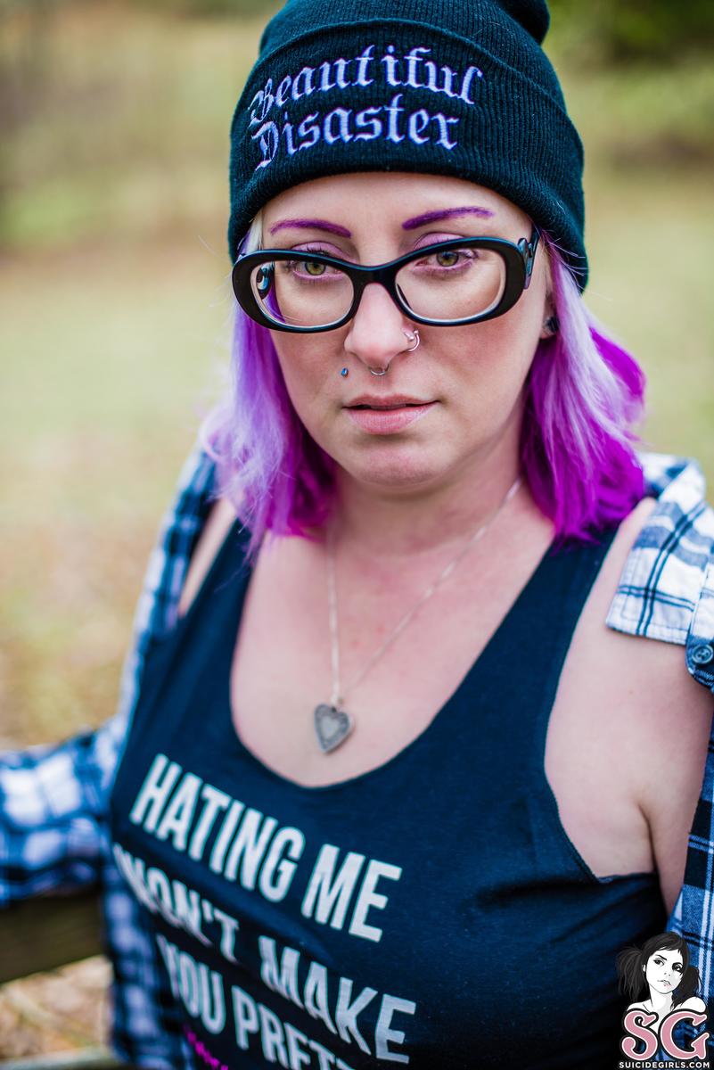 rebelleoutlaw-beautifuldisaster-05.jpg