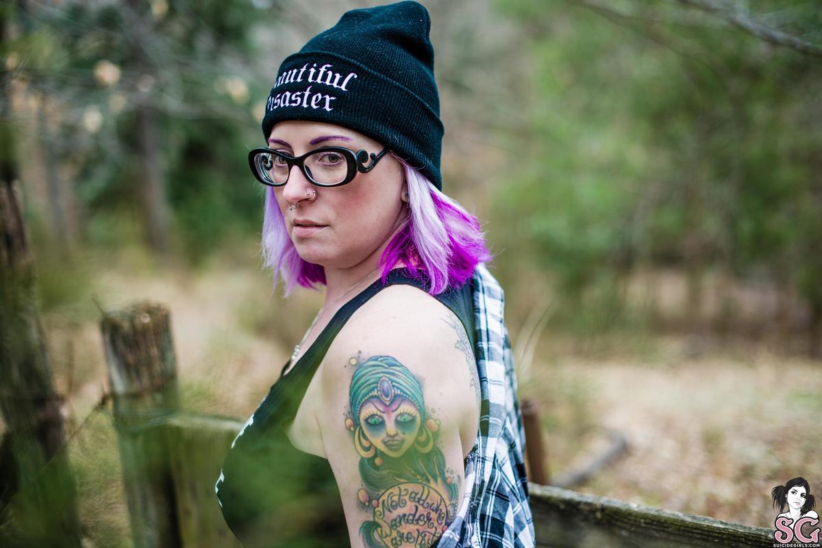 rebelleoutlaw-beautifuldisaster-07.jpg