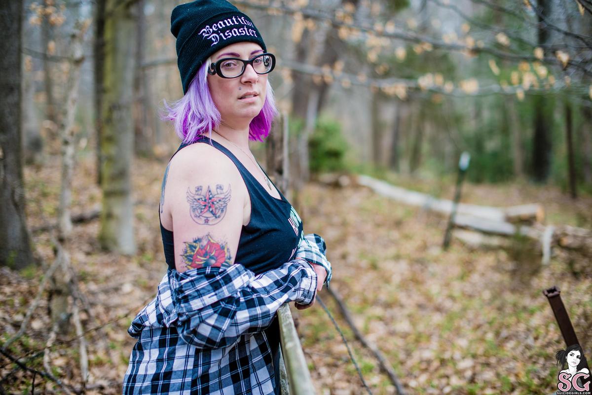 rebelleoutlaw-beautifuldisaster-09.jpg