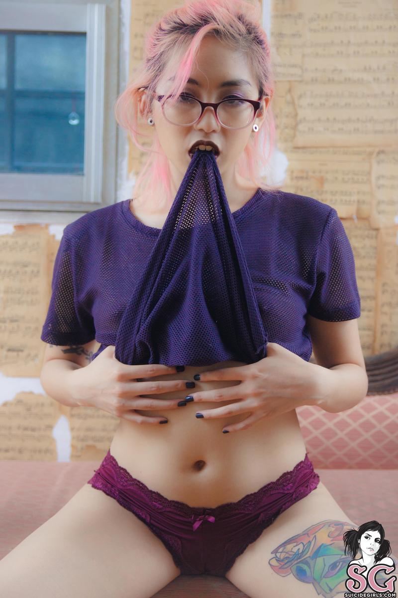 femen-studyinpink-15.jpg