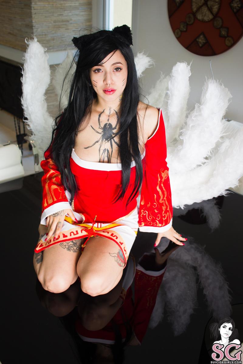 bluh-theninetailedfox-01.jpg