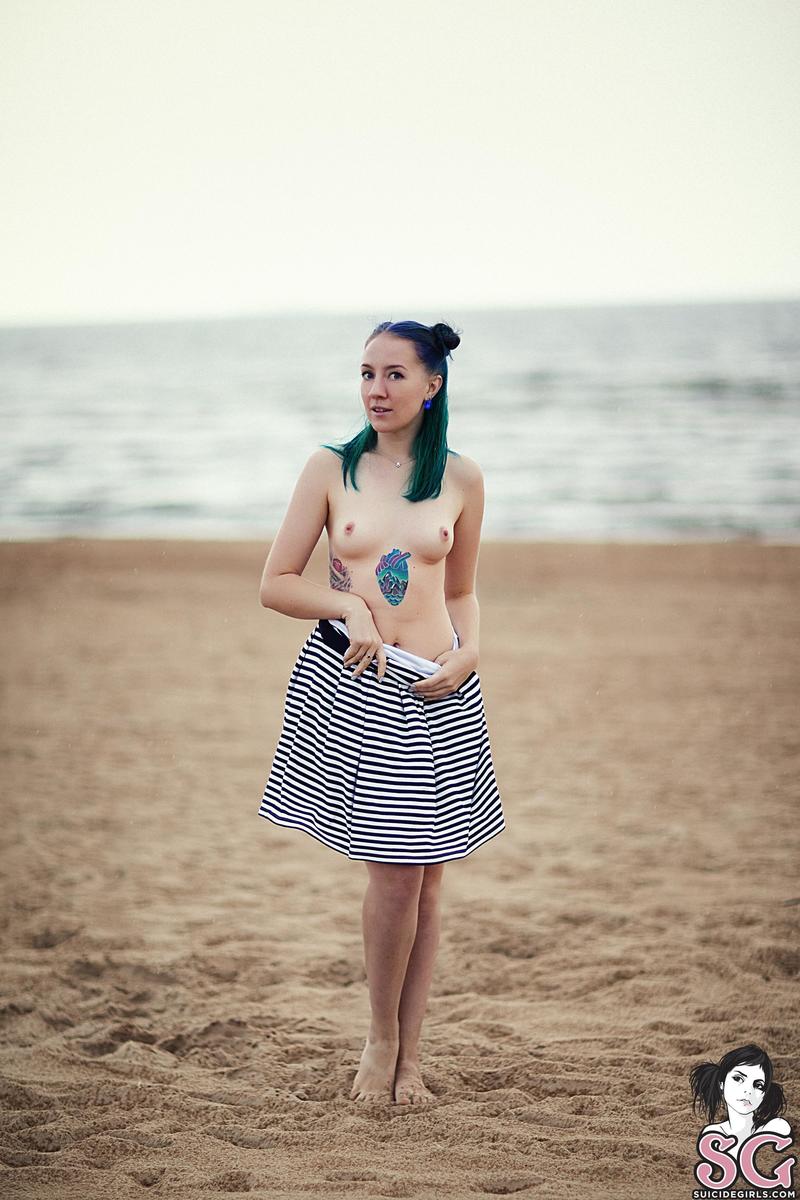 huster-stormygirl-11.jpg