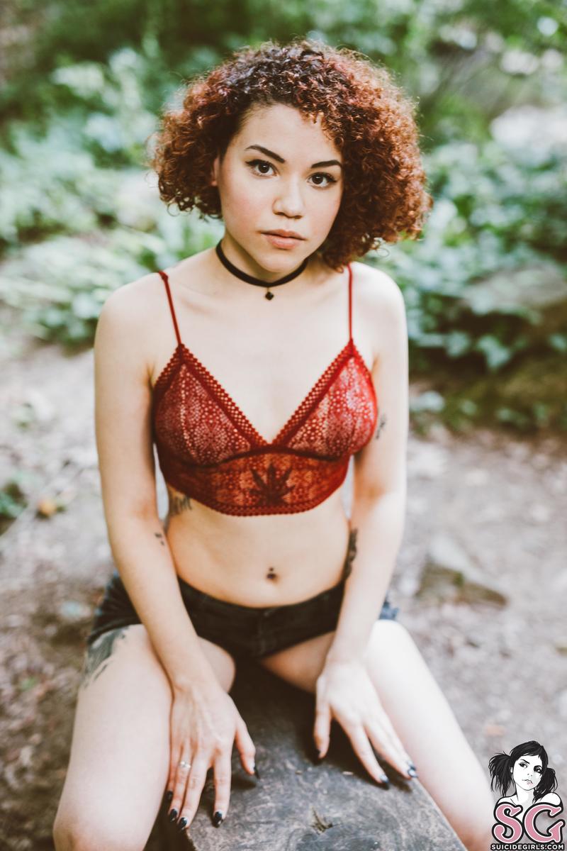 sammirose-intothewoods-03.jpg