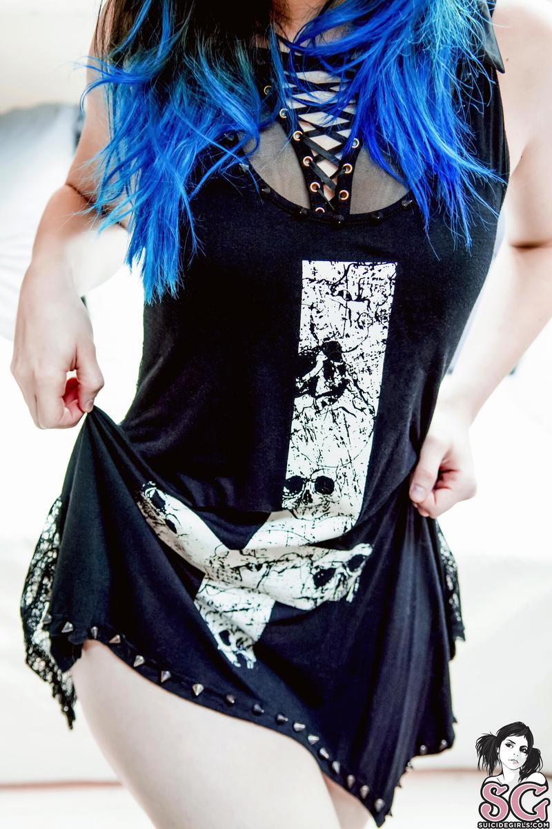 lovia-itsablueblueworld-05.jpg