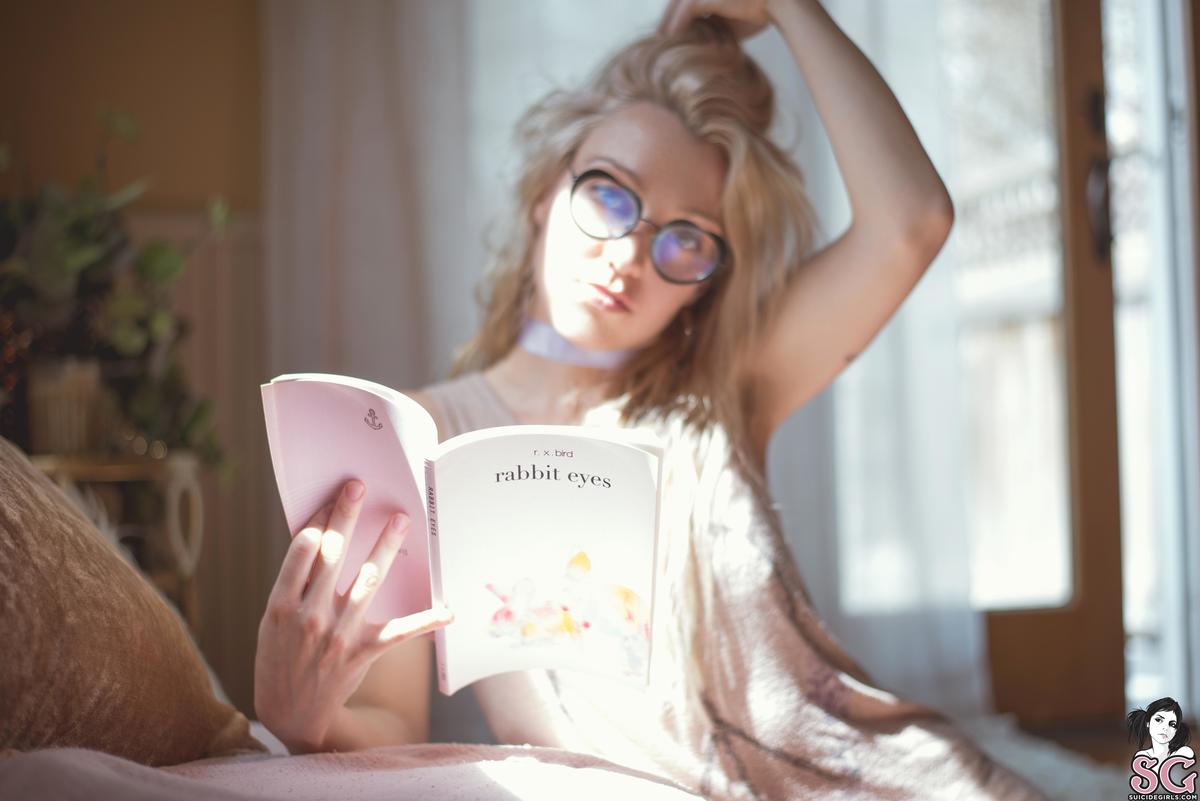 daydream-rabbiteyes-01.jpg