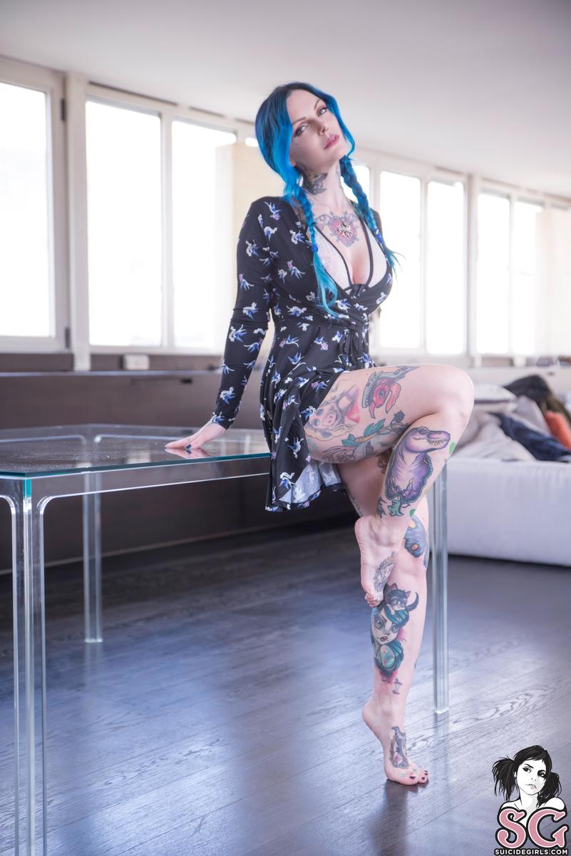 riae-bluereflection-11.jpg