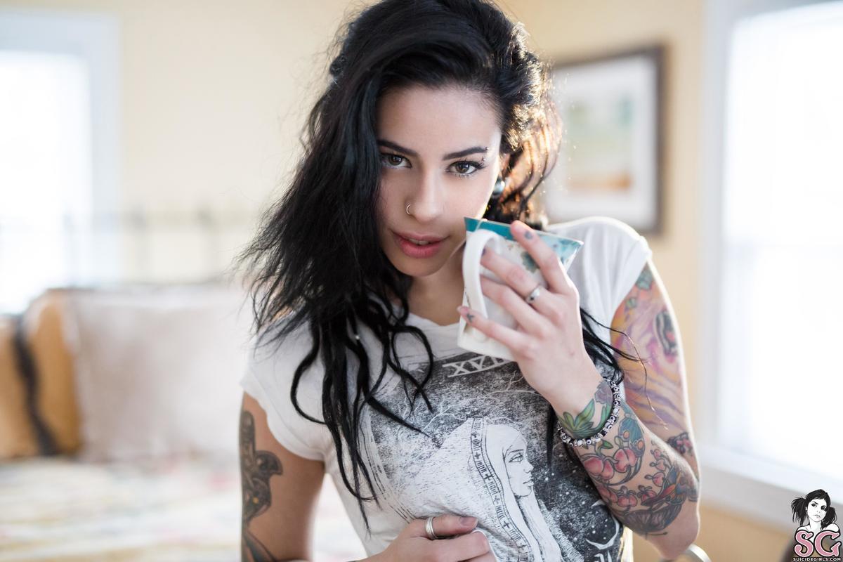 fenix-crueltea-01.jpg