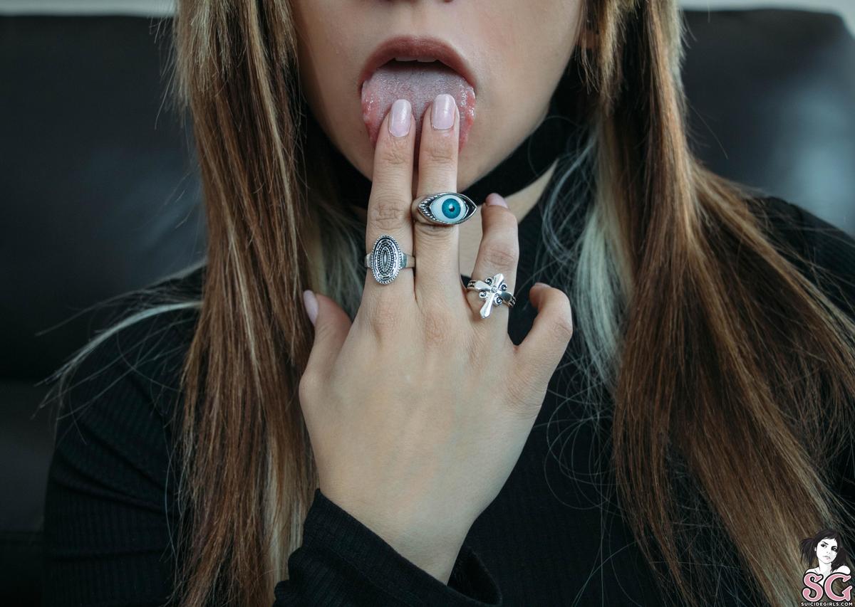 weltyfanatic-solitarywitch-13.jpg