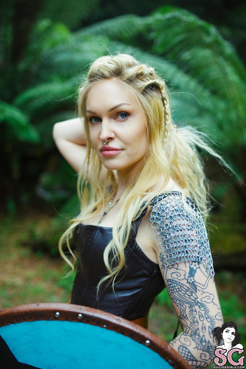 zoso-theshieldmaiden-09.jpg