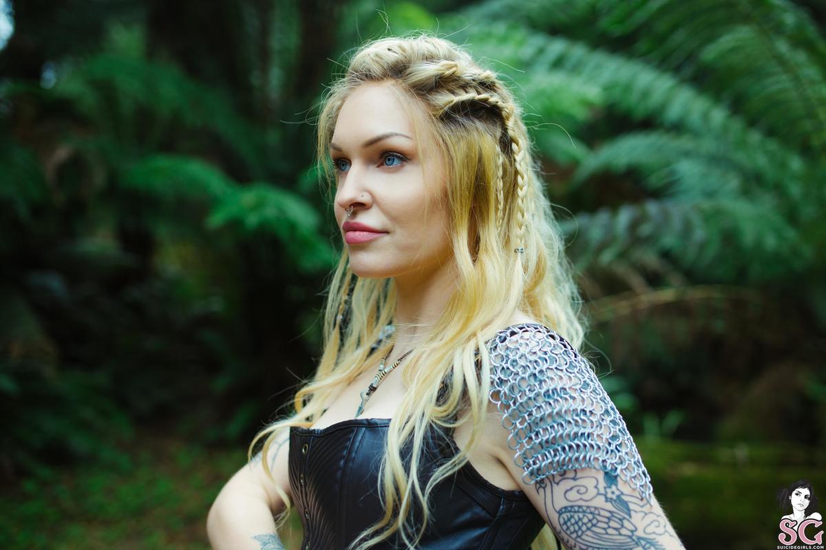 zoso-theshieldmaiden-11.jpg