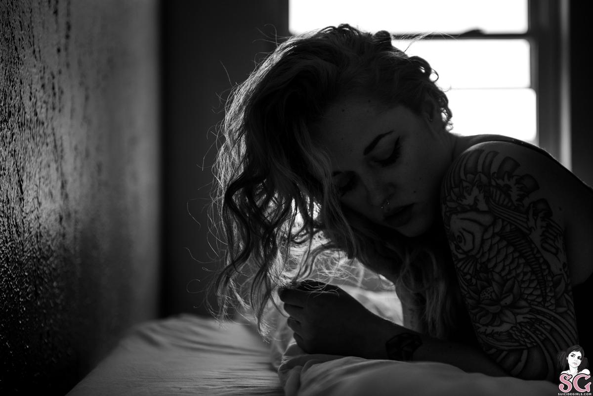 ladythevamp-whenthelightsgoout-37.jpg