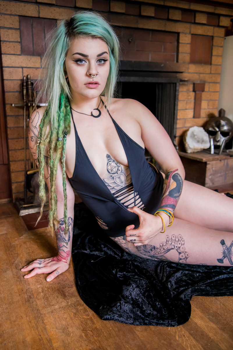 sarahmoon-wickedwitchofthewestcoast-05.jpg