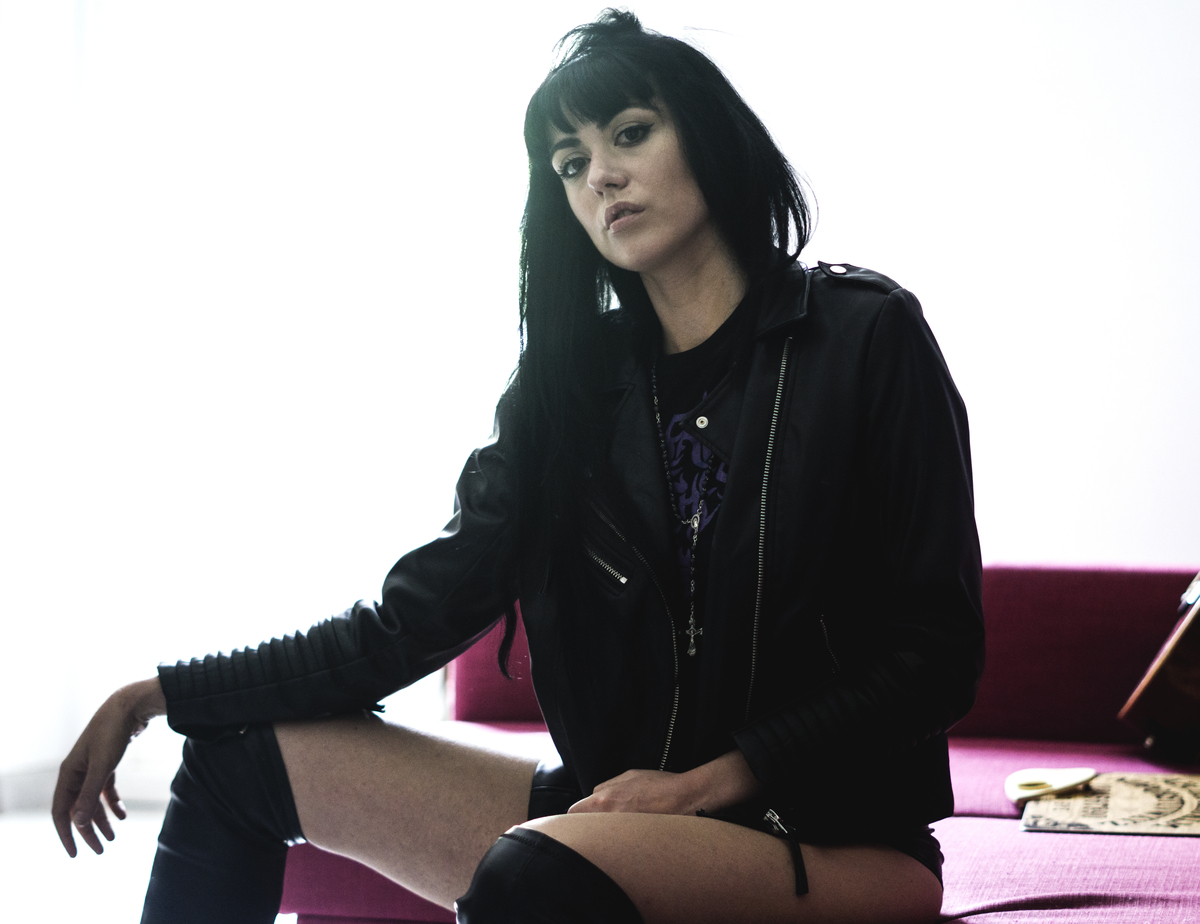 virginwitch-virginwitchwickedset-07.jpg