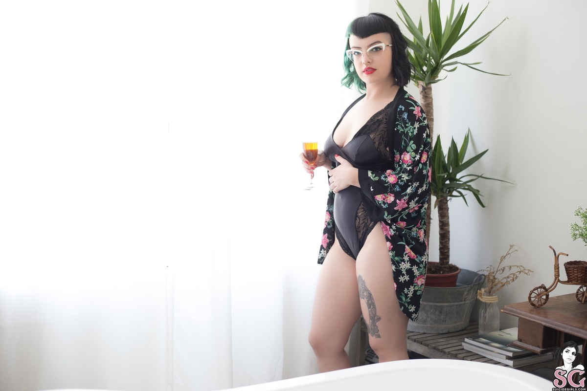 ladytriptica-besayjuega-03.jpg