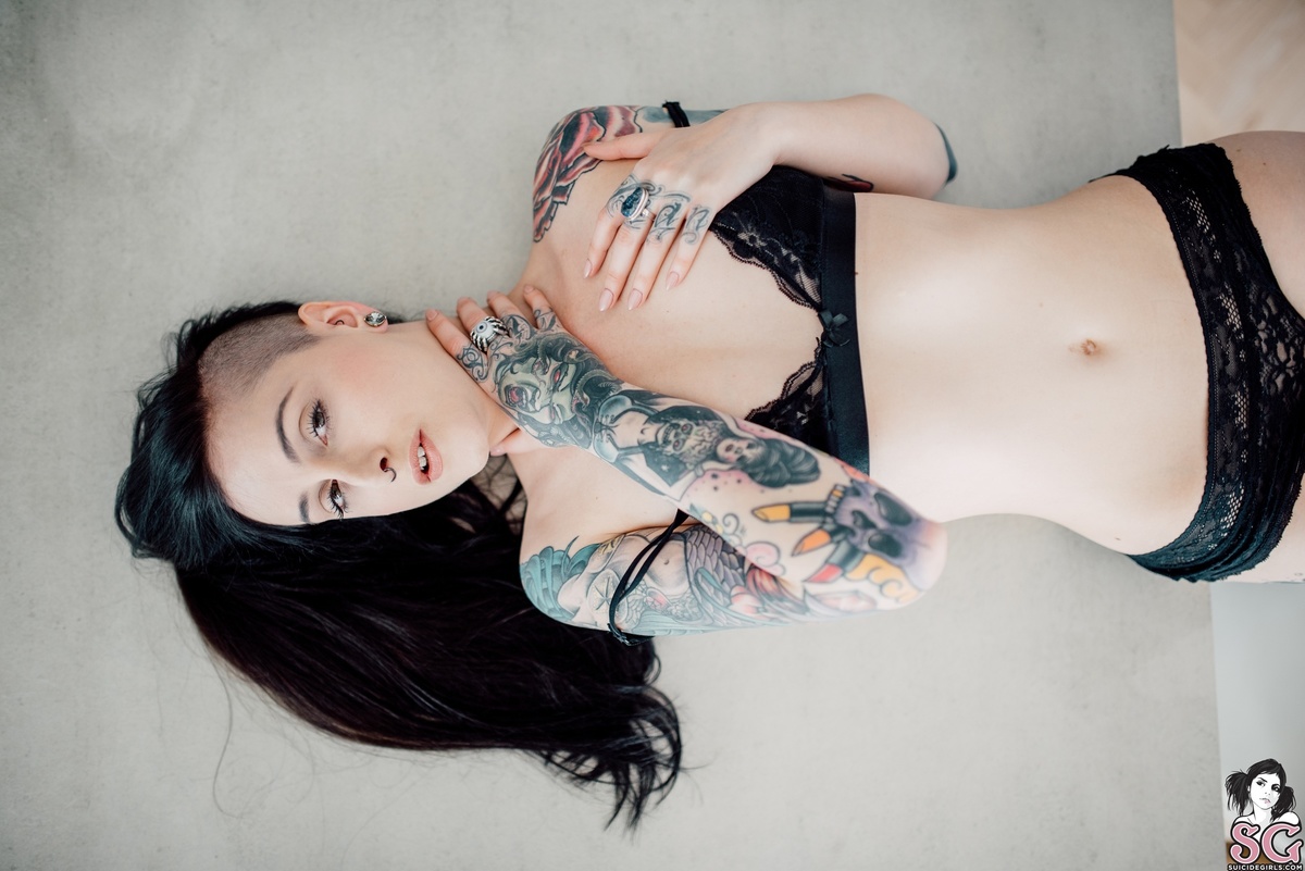 electra-suckmykiss-19.jpg