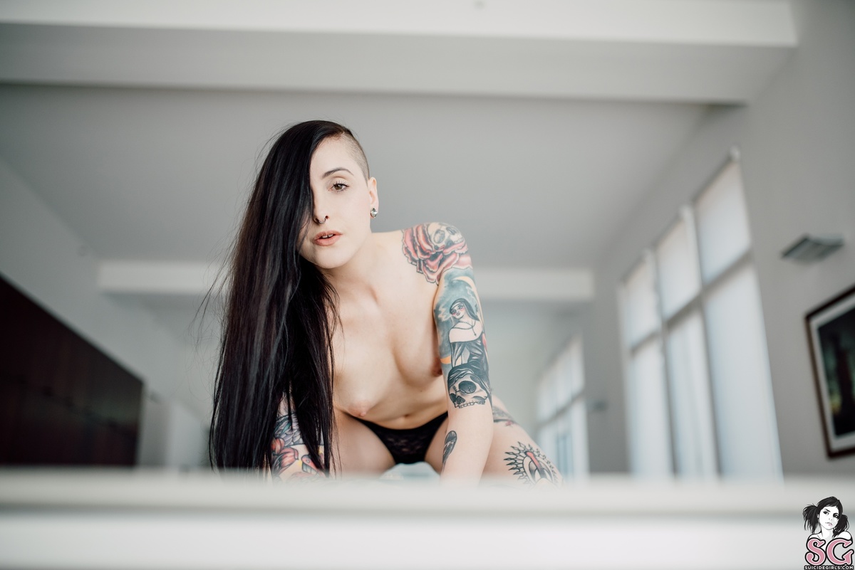 electra-suckmykiss-29.jpg