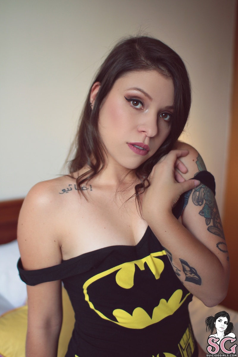 aleli-whateverhappenedtothecapedcrusader-13.jpg