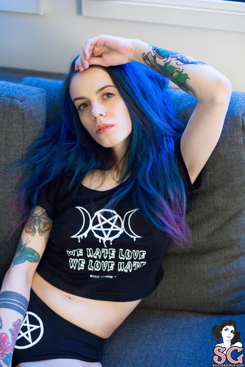 tanyabat-wehatelove-01.jpg