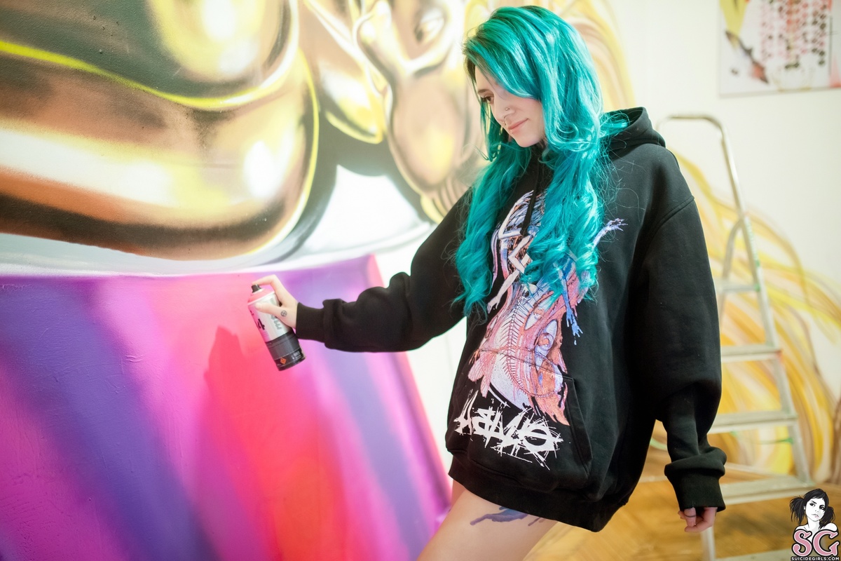 lublue-graffitigirl-01.jpg