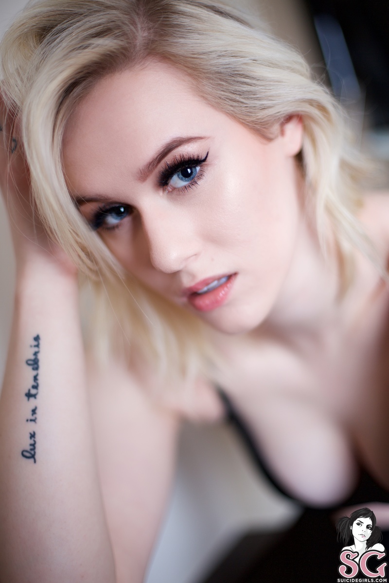 moniqueadele-lazysunday-09.jpg