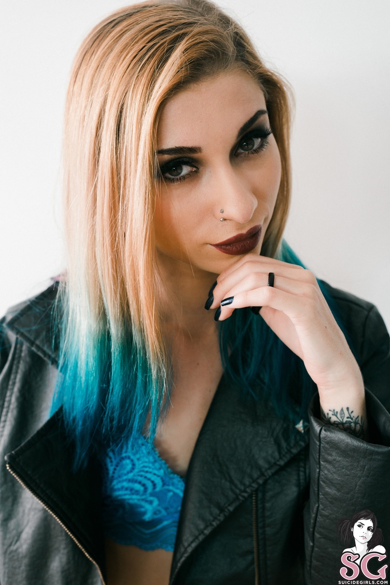 angelish-bluebirdflies-05.jpg