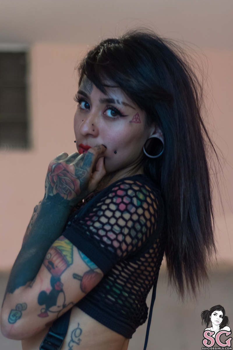 yozliinmoon-dontstop-11.jpg