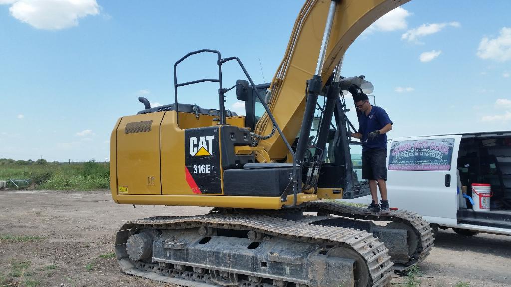 Conde Auto Glass Escavator