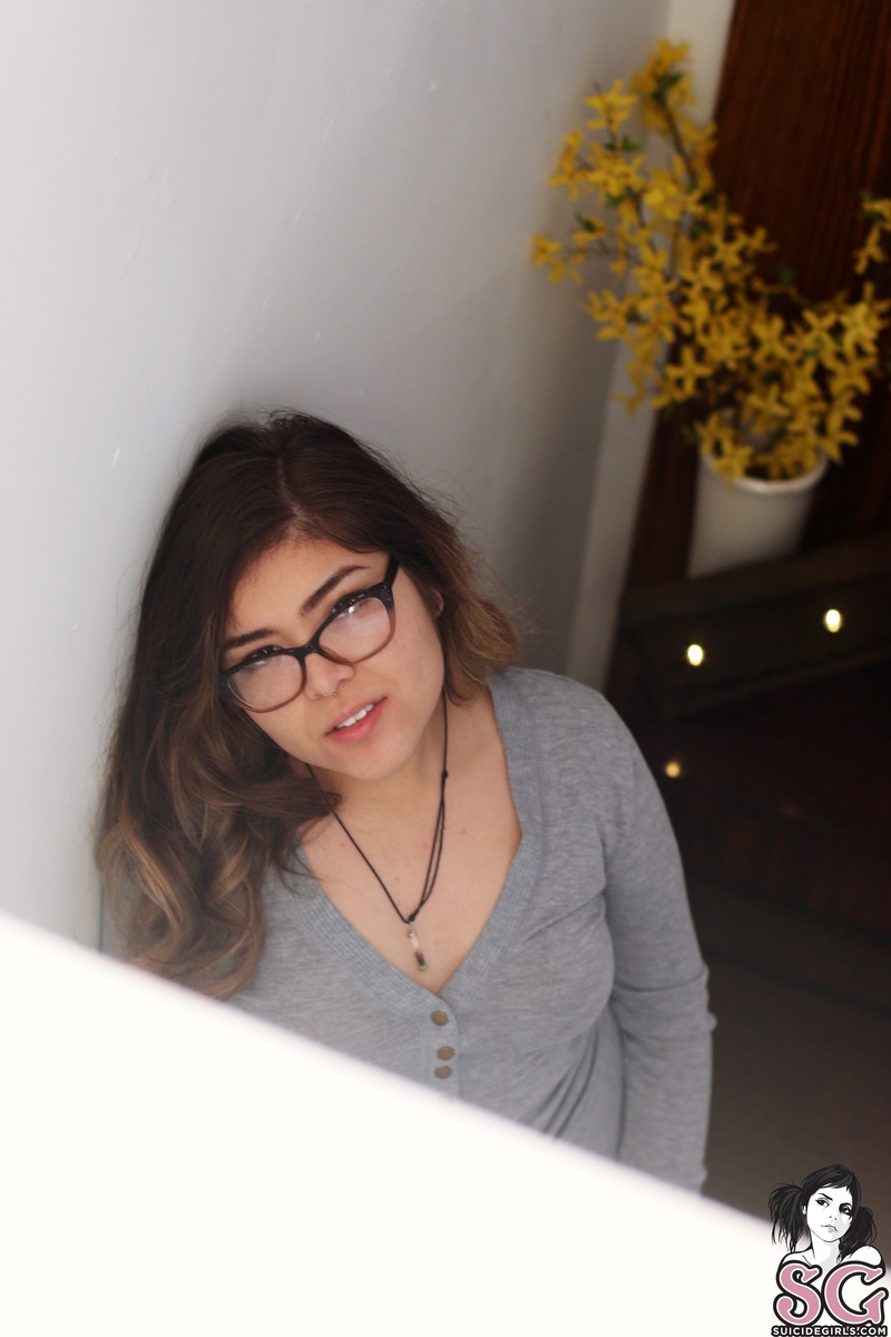 adadglgmut-queenserene-01.jpg