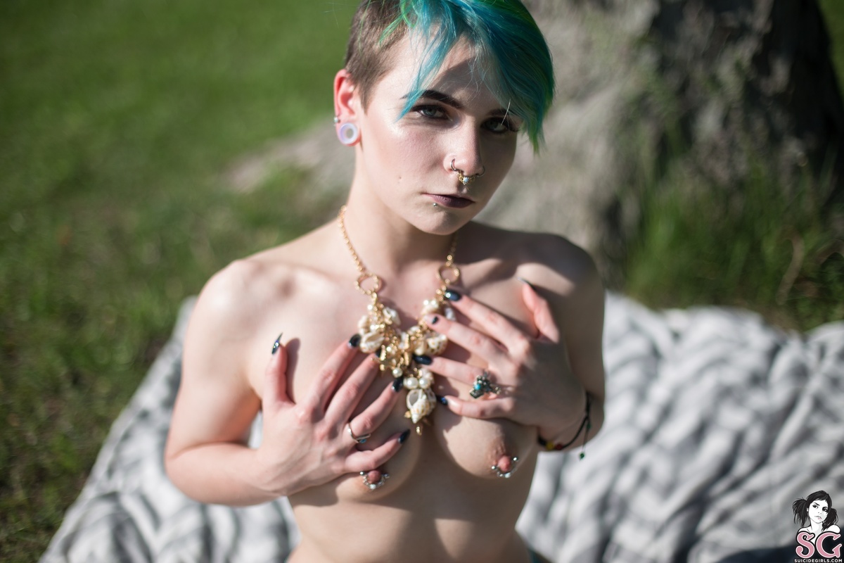 dollettamarionette-girlwiththerosetattoo-23.jpg