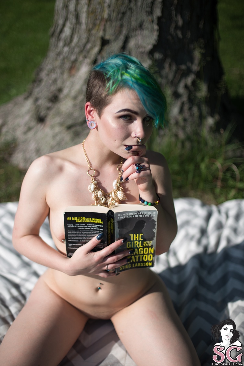 dollettamarionette-girlwiththerosetattoo-31.jpg