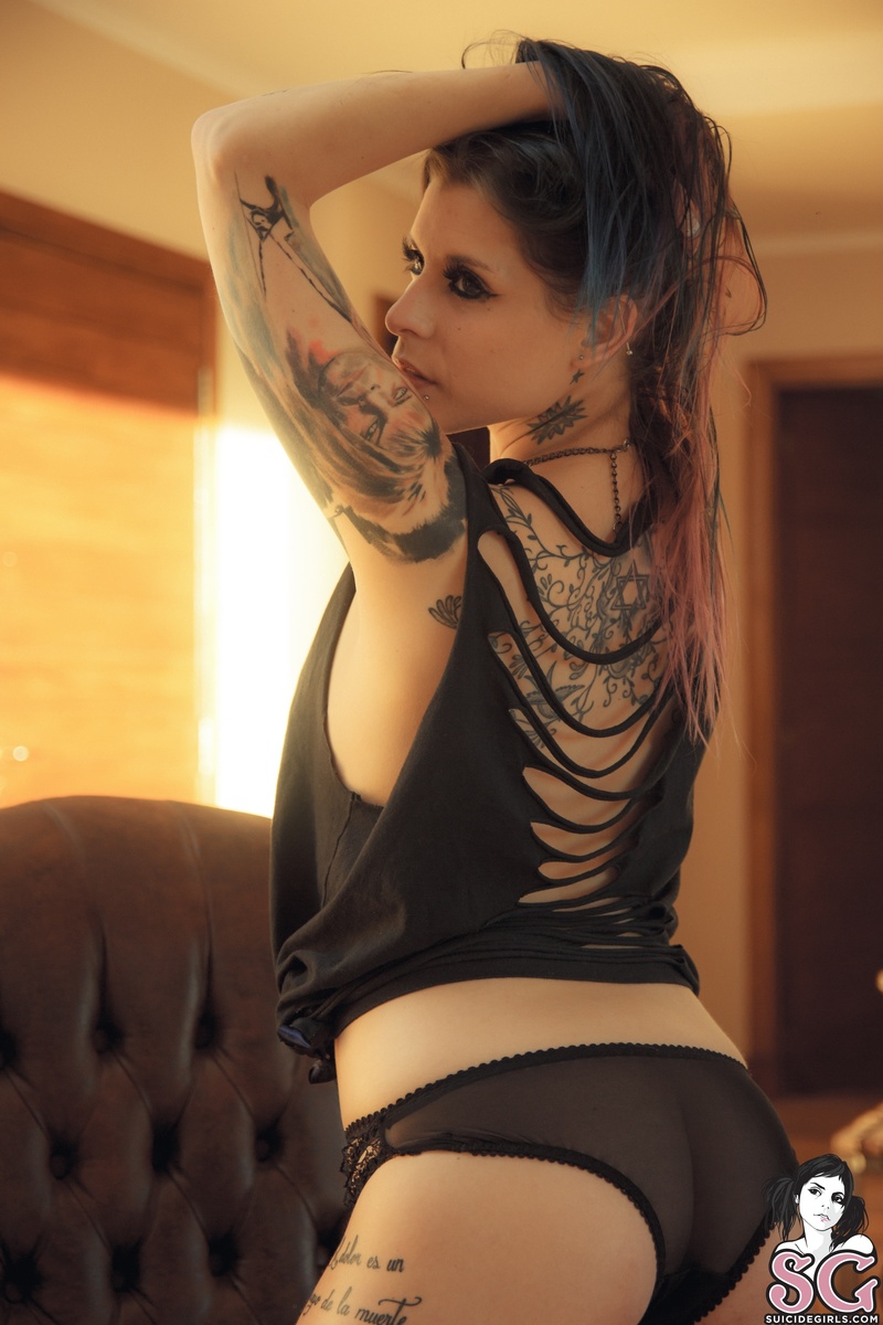 fatimarainbows-sweetanarchy-05.jpg
