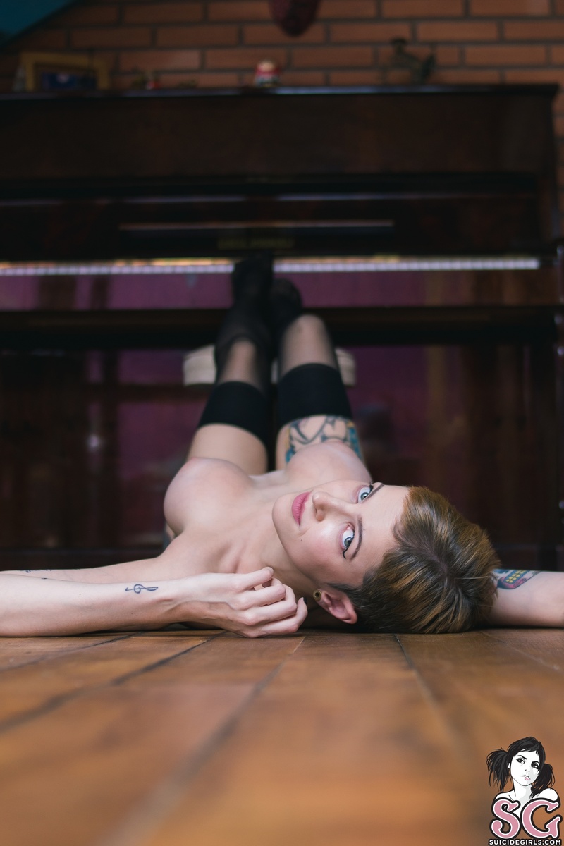 angellica-whenimdown-25.jpg