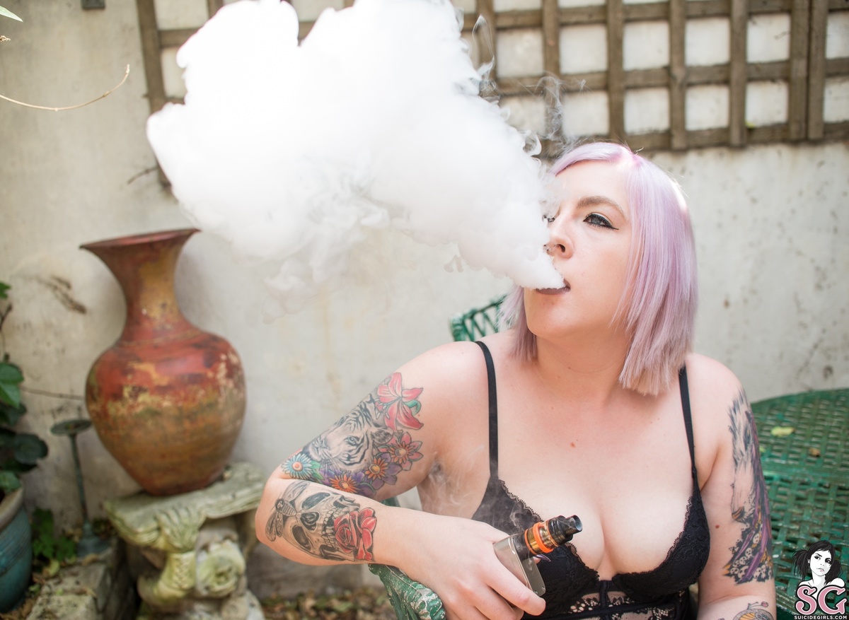 midnightpoison-headintheclouds-03.jpg