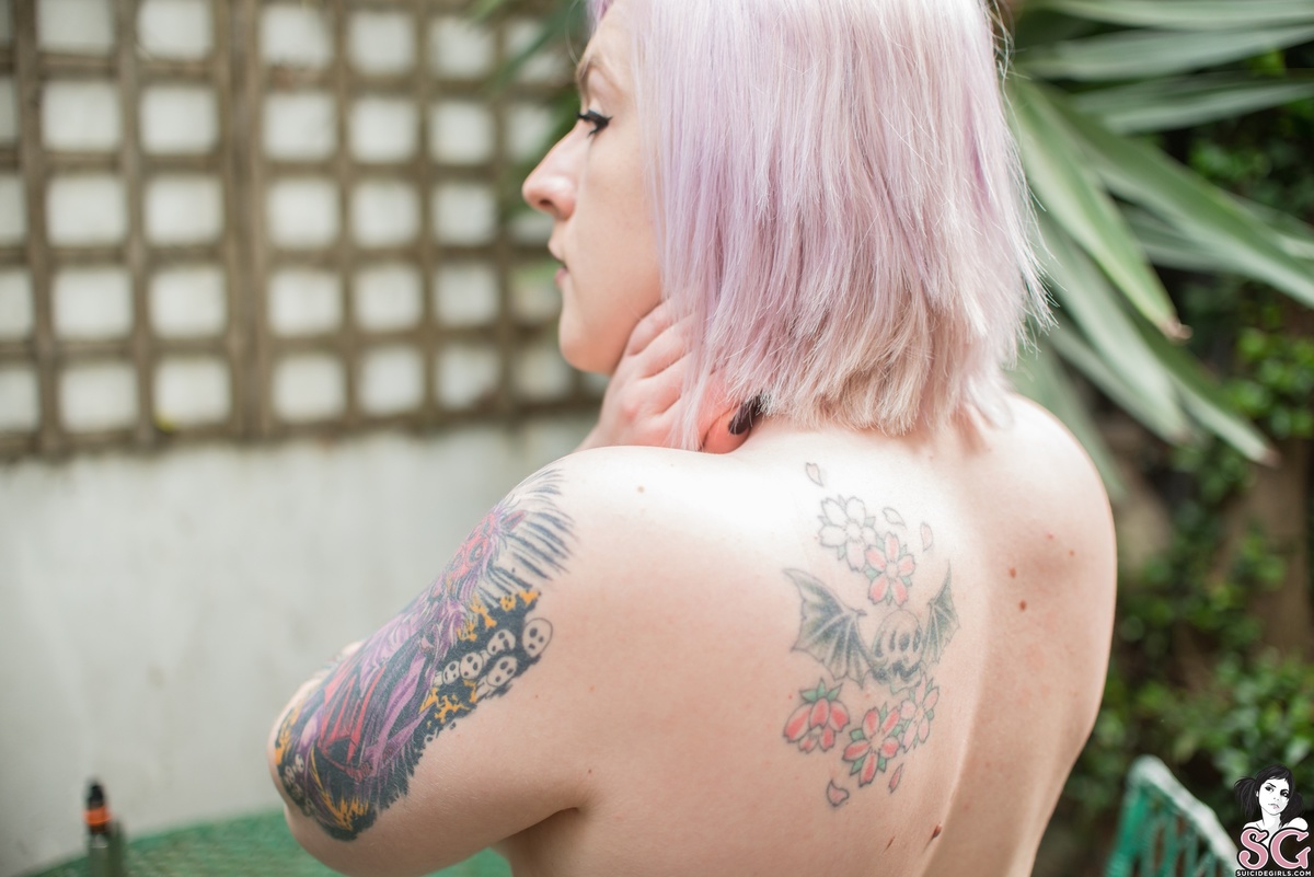 midnightpoison-headintheclouds-15.jpg