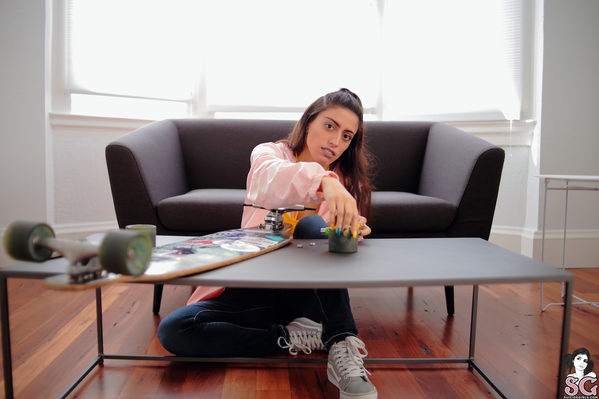 nikkiee-lily-01.jpg