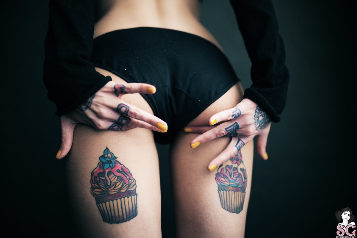 tastyzombie-simpleblack-09.jpg