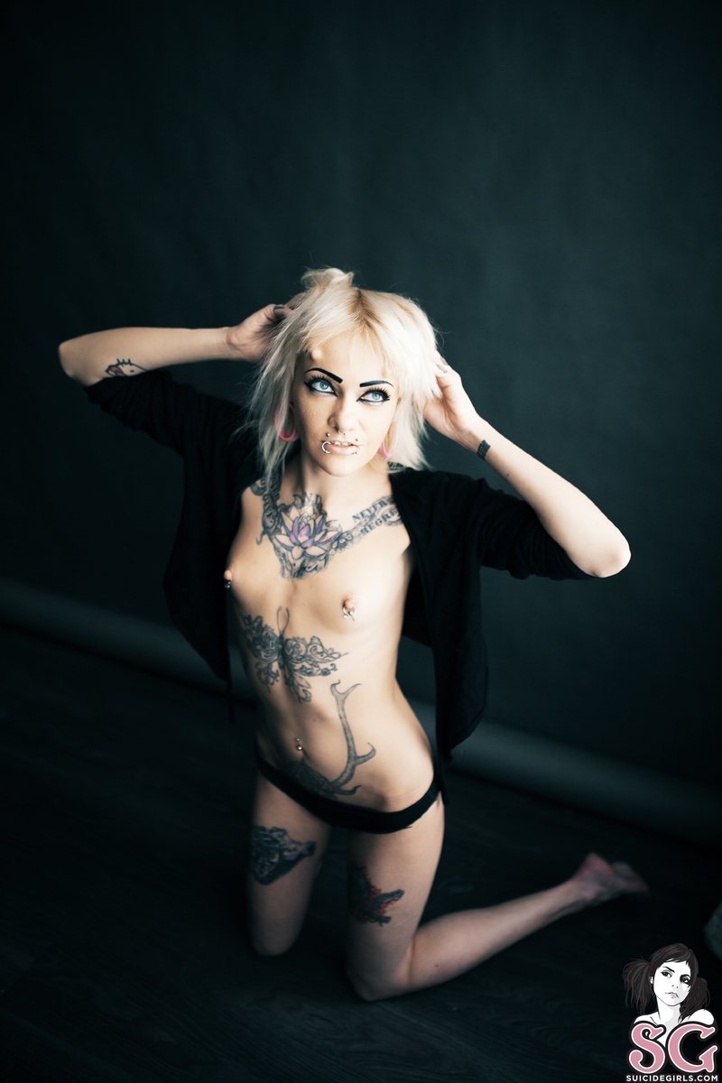 tastyzombie-simpleblack-19.jpg