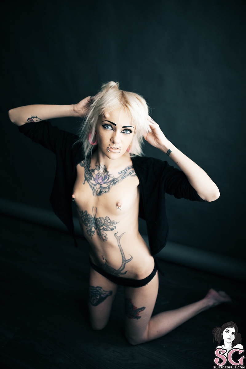 tastyzombie-simpleblack-21.jpg