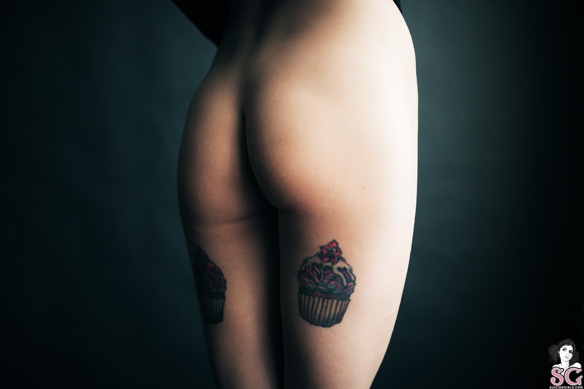 tastyzombie-simpleblack-35.jpg