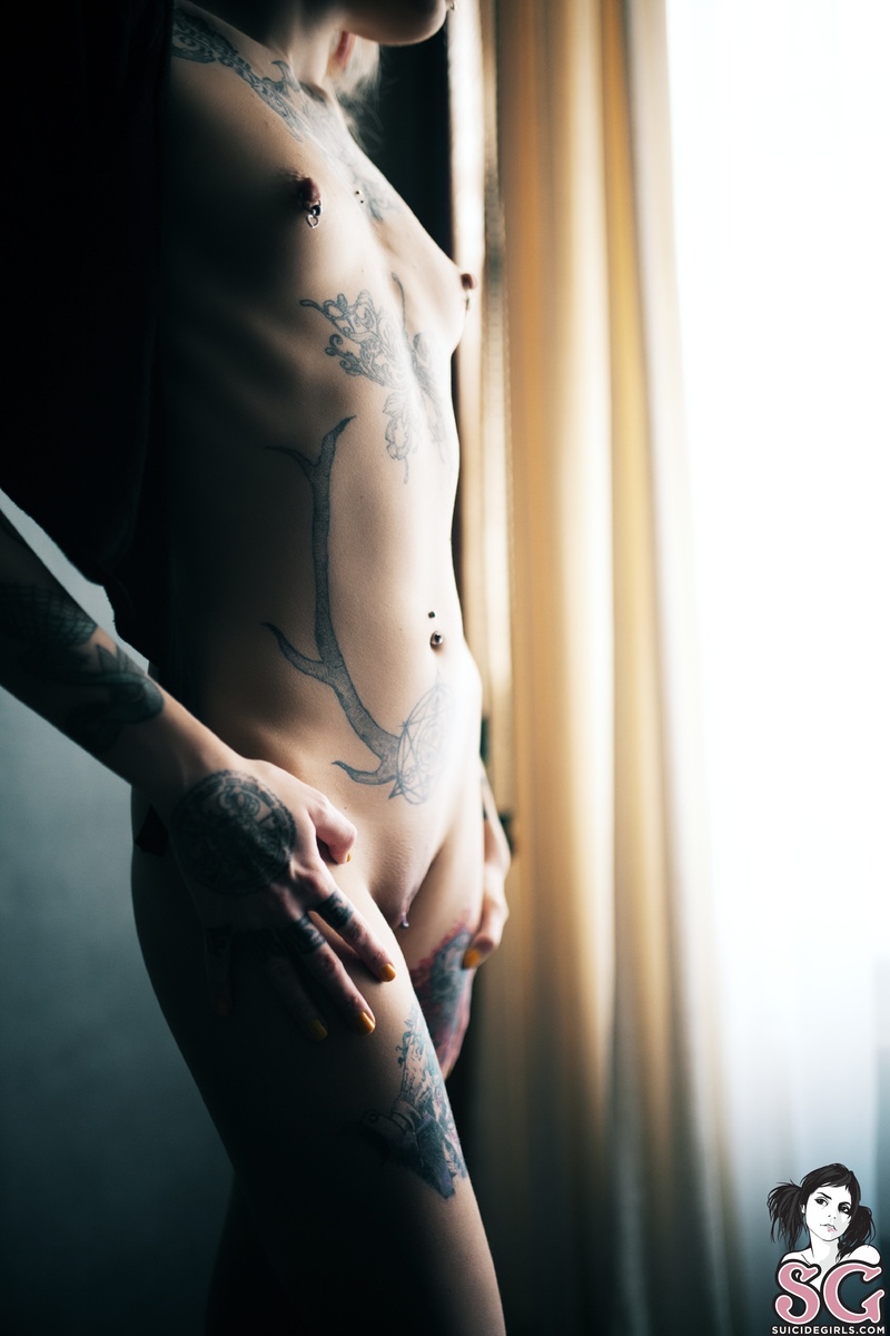 tastyzombie-simpleblack-39.jpg