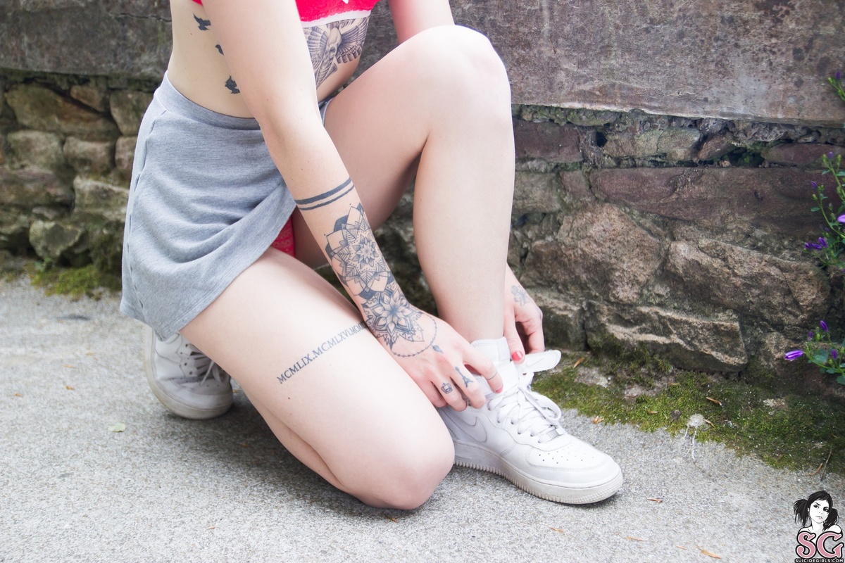 mandeelou-howdeepisyourlove-11.jpg