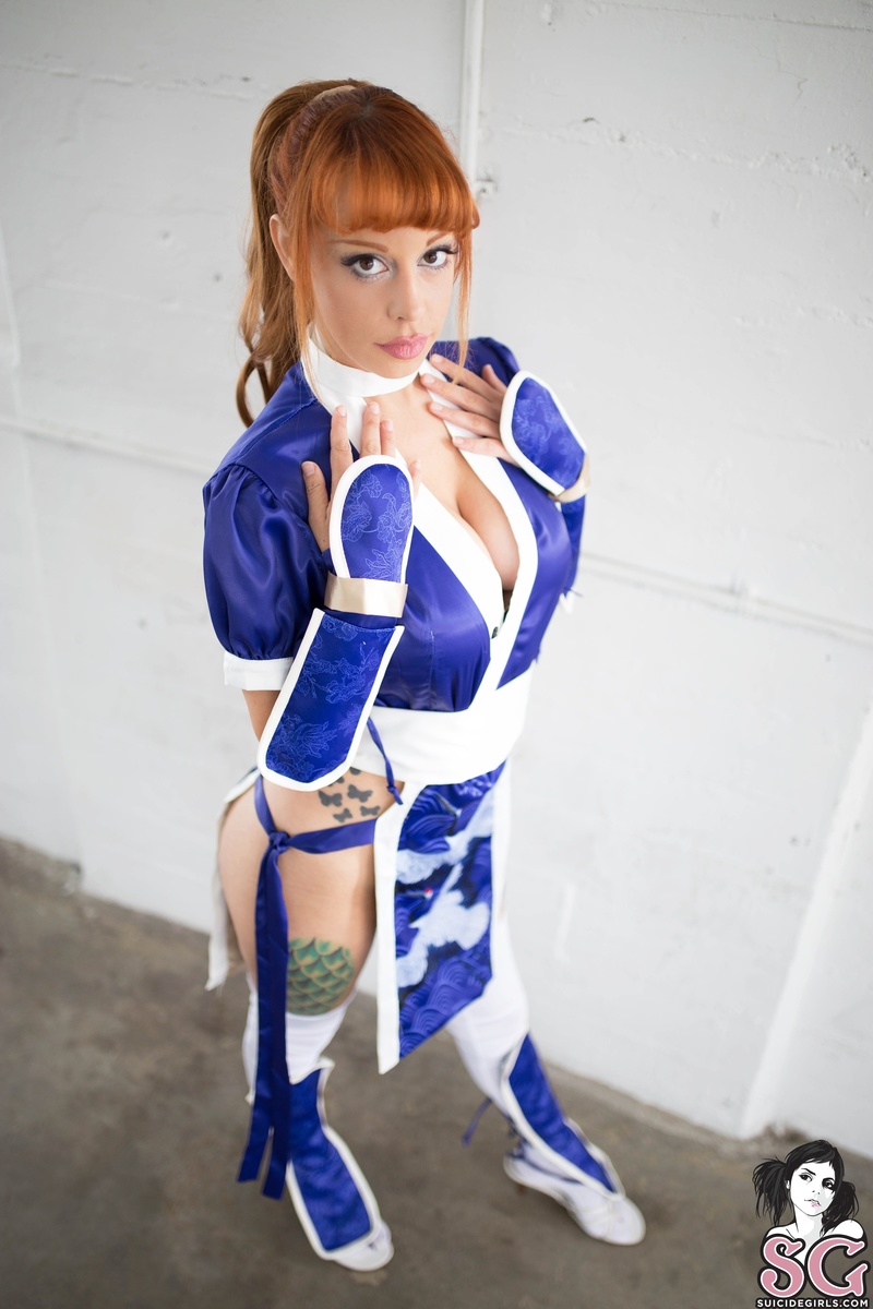 leemalee-deadoralive-11.jpg