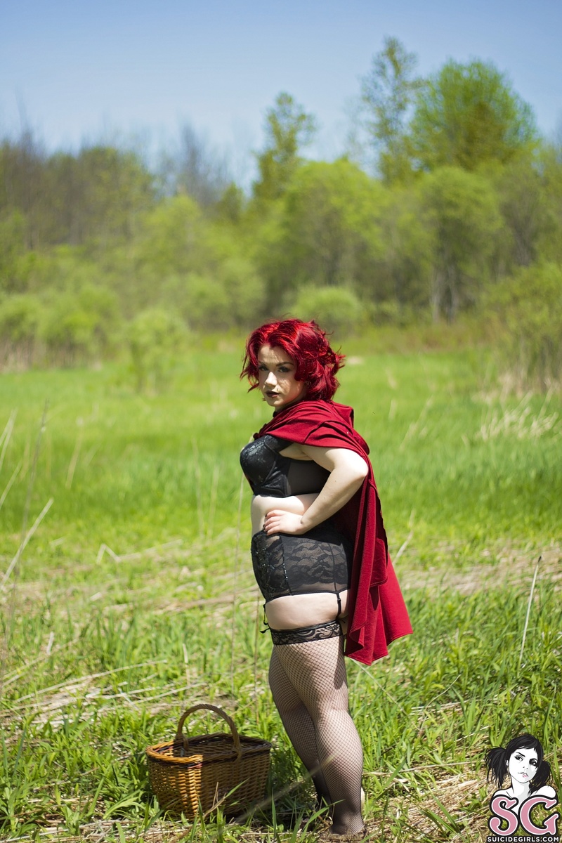 xcherryxkissx-lilred-05.jpg