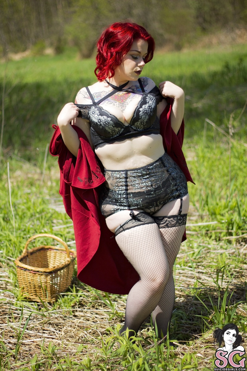 xcherryxkissx-lilred-11.jpg