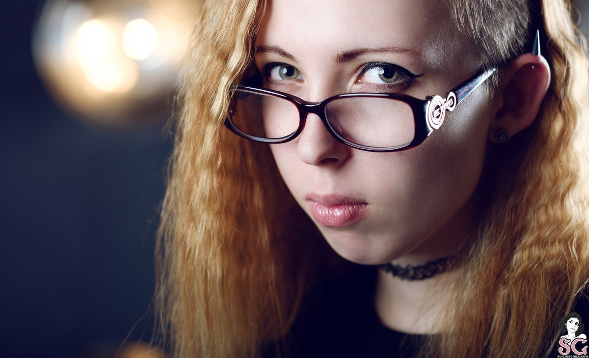 nymroeth-rocknrollnerd-01.jpg