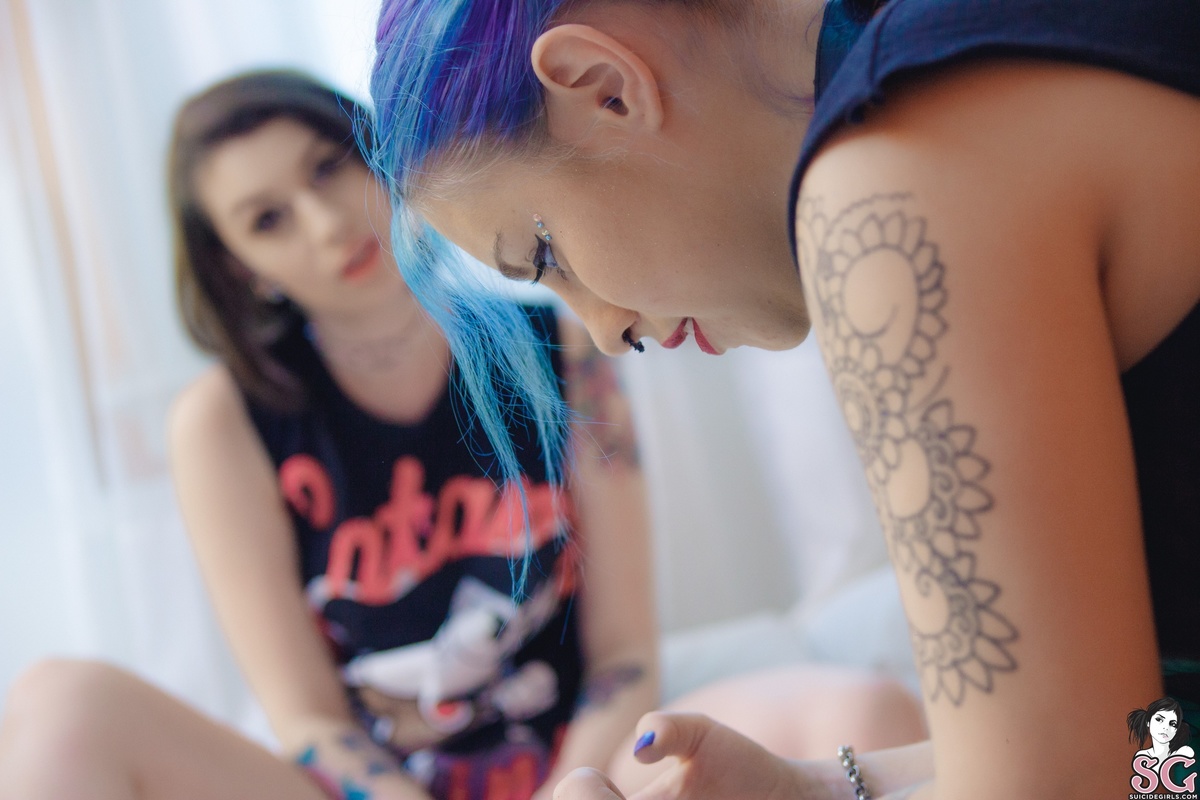 karenyna-rainbowcandyglittermilk-01.jpg