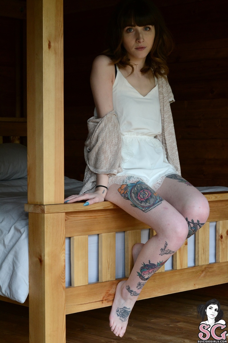 tinyphantom-cabininthewoods-05.jpg
