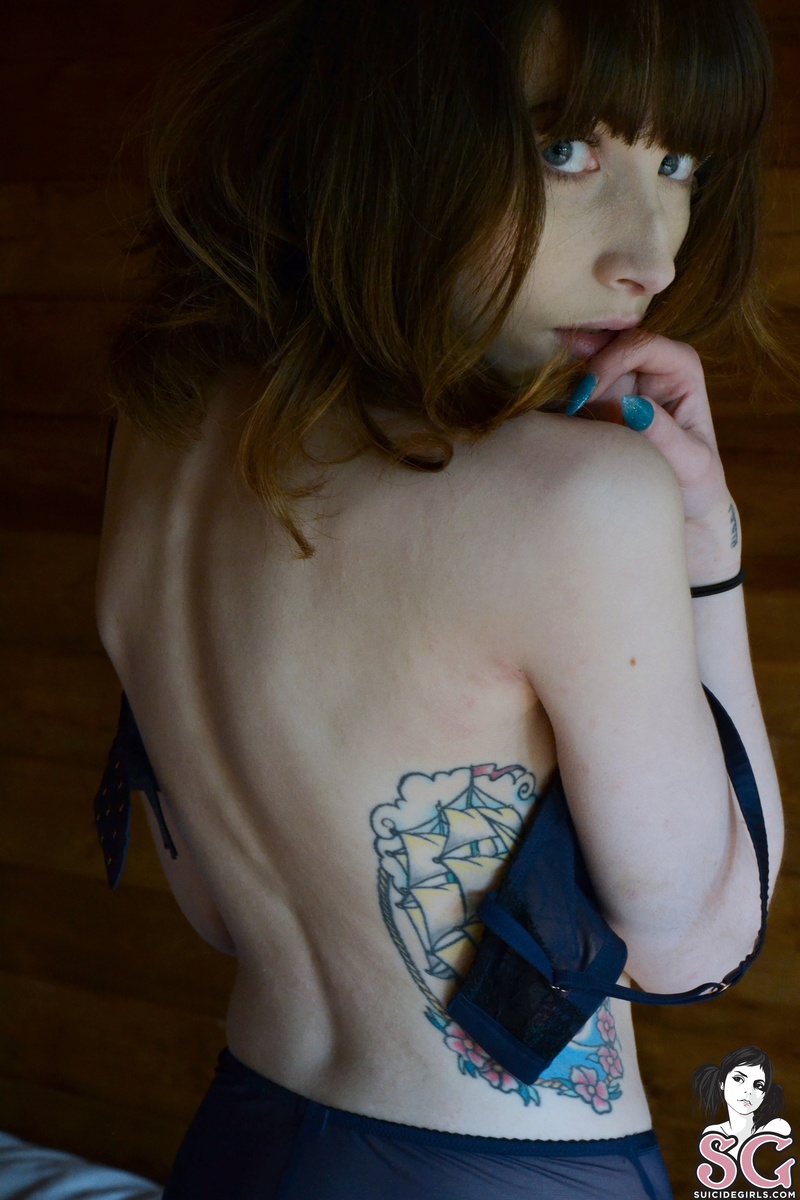 tinyphantom-cabininthewoods-23.jpg