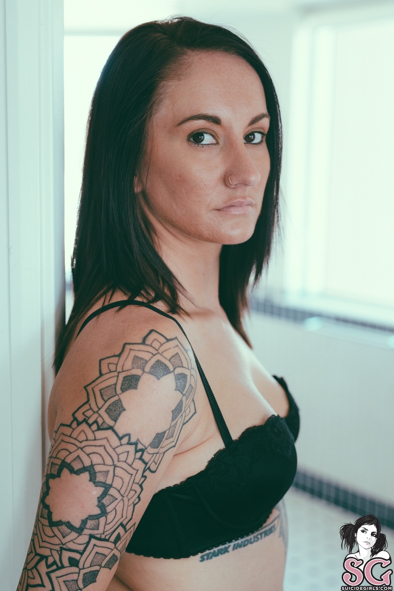 erinys-nevertheexception-03.jpg